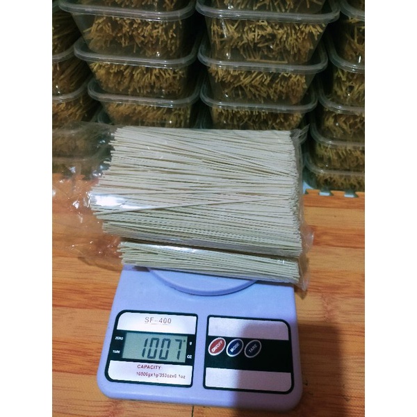 Jual mie lidi bandung,mie lidi mentahmie lidi manis,mie lidi kiloan bandungKEMASAN 1 KG DAPAT 2 BUNGKUSMIE LIDI MENTAH CHEK OUT BUBBLE WARP NYA JUGA YA BIAR LEBIH AMANONGKIR MURAH BISA VIA AGEN SHOPEE DAN KARGO  SELAMAT BERBELANJA