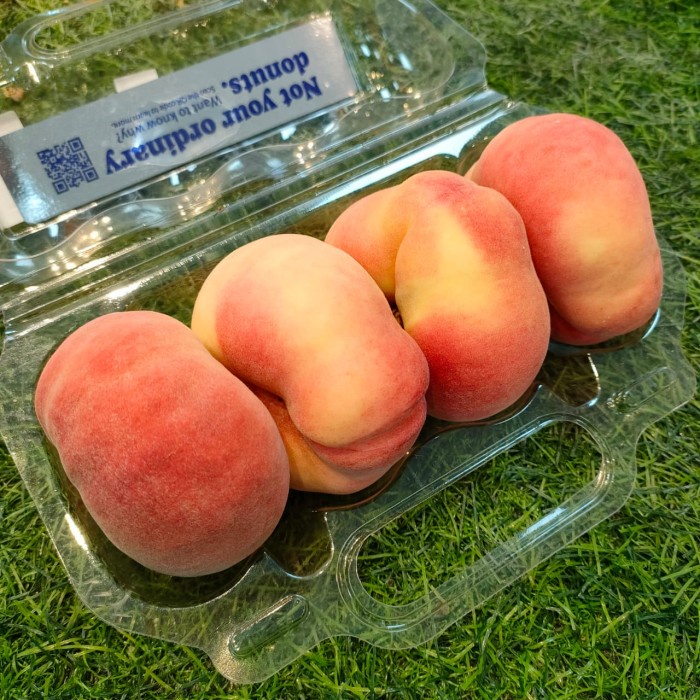 

Fresh Farm FamilyTree Peach Donut USA Fruits / Buah Persik 4's 500 Gr