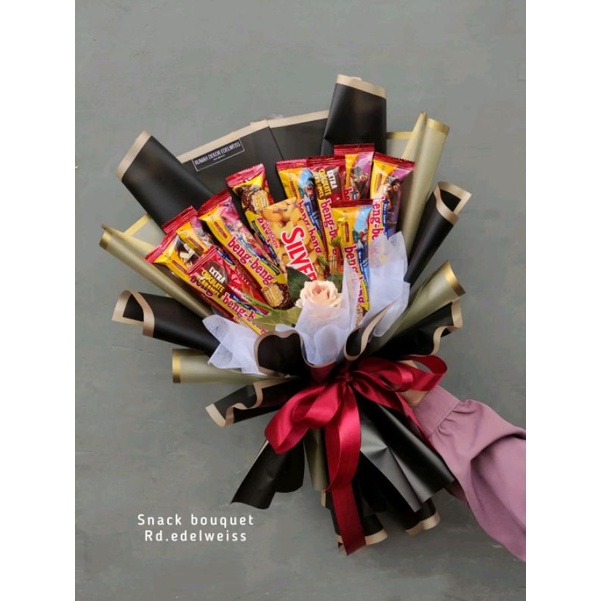 

BOUQUET SNACK BENGBENG DAN SILVERQUEEN