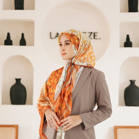 Hijab Segi Empat Printing | Divine | Levelup | Levelscarves