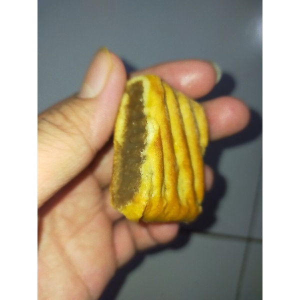 

Pia Coklat Kacang Nanas Manis Enak Nikmat Isi 6 Pcs Kemasan 100 Gram