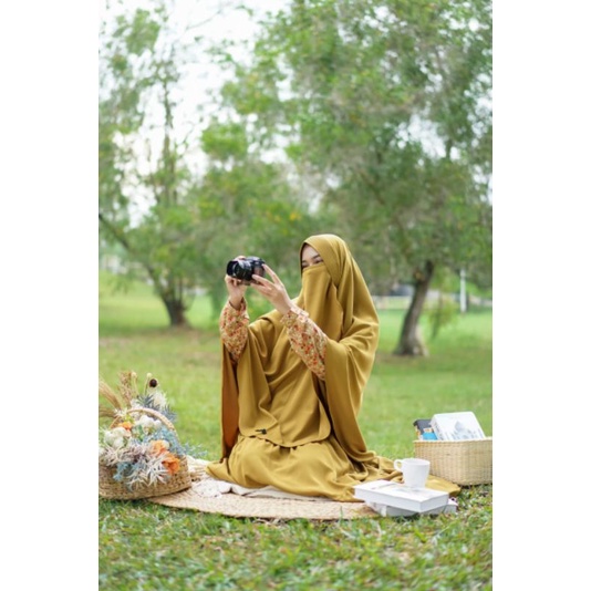 BELLA SET BY MUMTAZ HIJAB SET GAMIS KATUN RAYON MOTIF BUNGA MIX TIFFANY TWILL POLOS KEKINIAN KHIMAR 