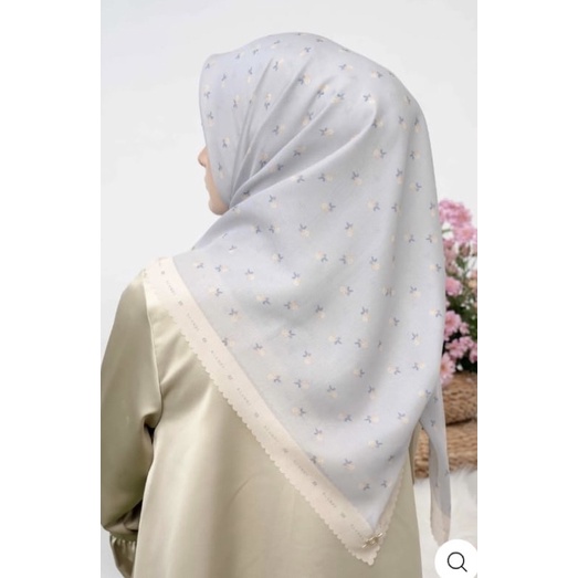 Em3 Scarf | Klamb series | GROSIR HIJAB SEGIEMPAT VOAL MOTIF LASERCUT TERBARU