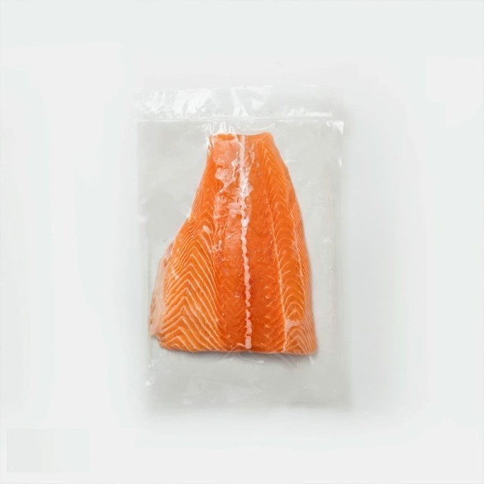 

FRESH SALMON FILLET SASHIMI GRADE - 1 KG/PACK - 500 gram