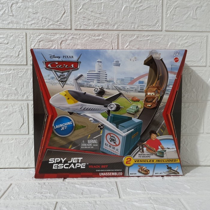 Disney Pixer Cars 2 Spy Jet Escape Track Set