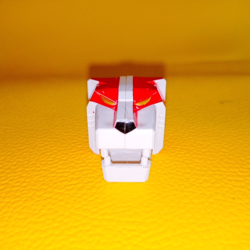 Part Kepala Aksesoris Voltron Red Pilot