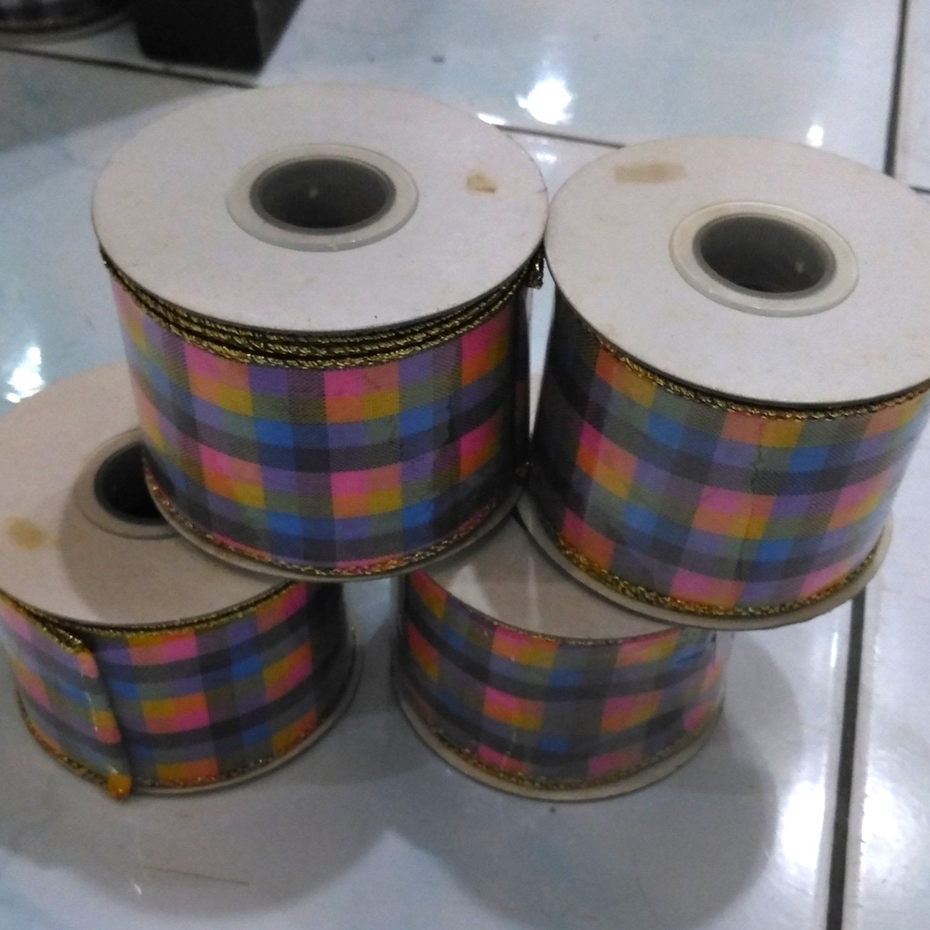 

pita hadiah kotak2 rainbow 2inch 5yard