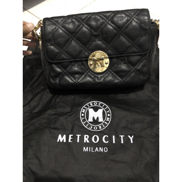 Metrocity sling preloved