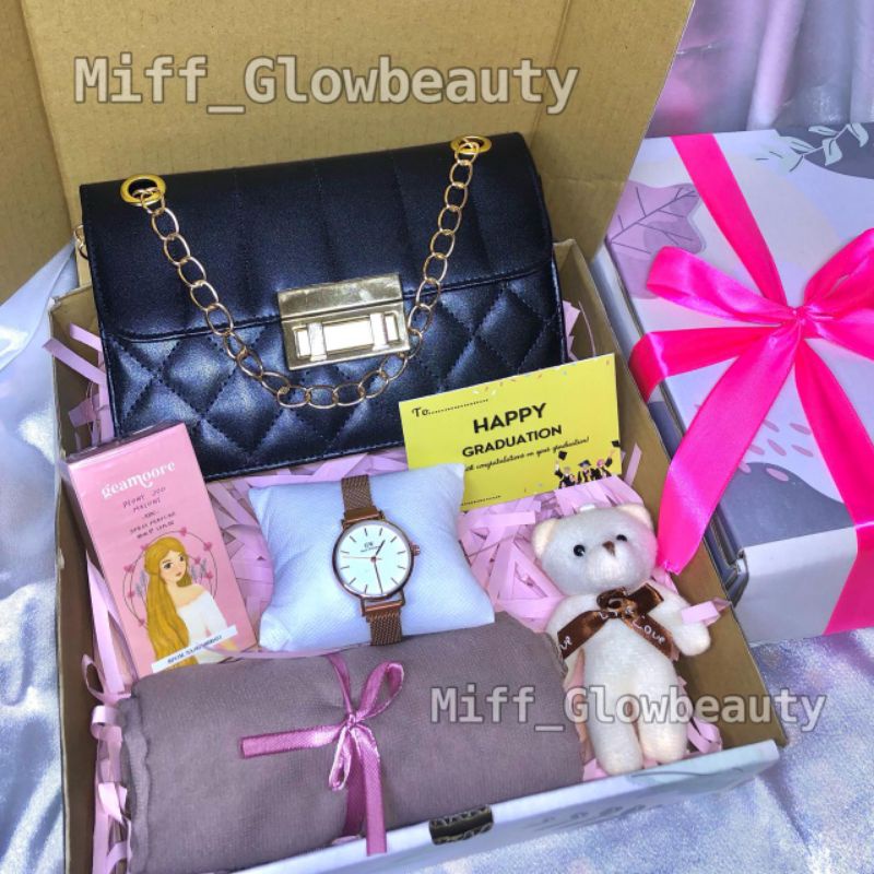 REAL PICT - HAMPERS GIFT BOX TAS  CEWEK / KADO CEWEK / HAMPERS CEWEK / KADO WISUDA / KADO ANUVERSARRY / KADO ULANG TAHUN / KADO PACAR / JILBAB  / JAM TANGAN hampers lebaran hampers pernikahan hampers ulang tahun cewek hampers imlek