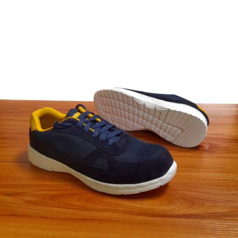 Sepatu sport pria safety ujung besi sepatu sneakers pria