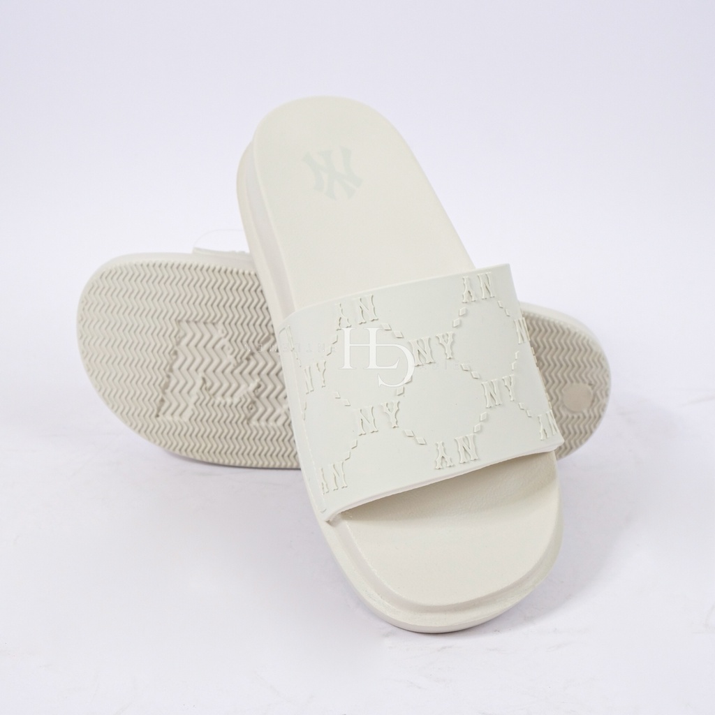 MLB NY Yankees Chunky Mound Monogram Slides White 100% Original