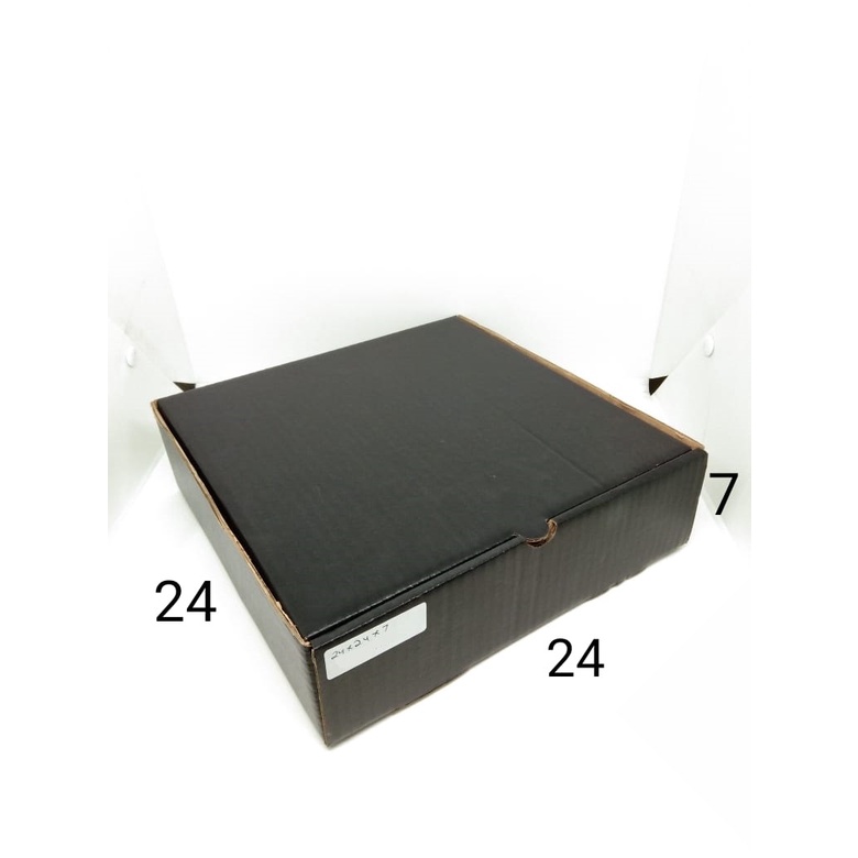 

KARDUS DIE CUT BLACK 24X24X7 CM 1 pcs