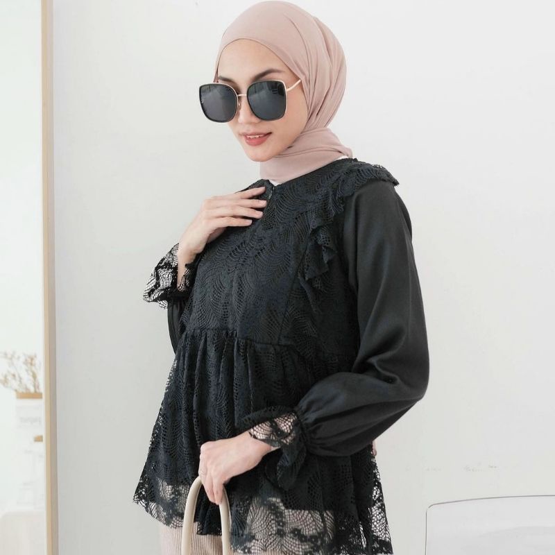Selena Blouse Black by vanilla hijab NEW
