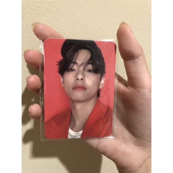 Photocard Taehyung BTS DICON TOPI MERAH OFFICAL