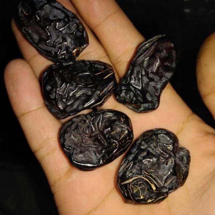 

Kurma Ajwa Madinah 1000 Gr (Ukuran Standart/Medium Txs0X-84