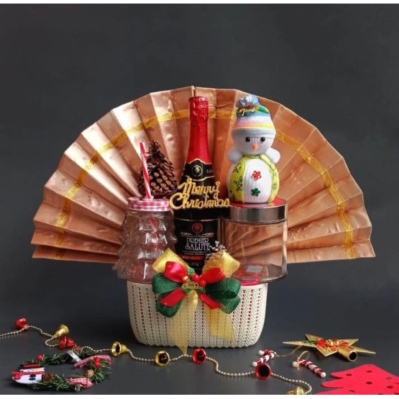 

PARIIZ PARCEL NATAL