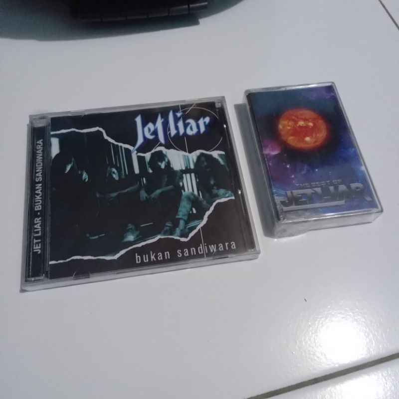 Kaset Pita And CD Jet Liar