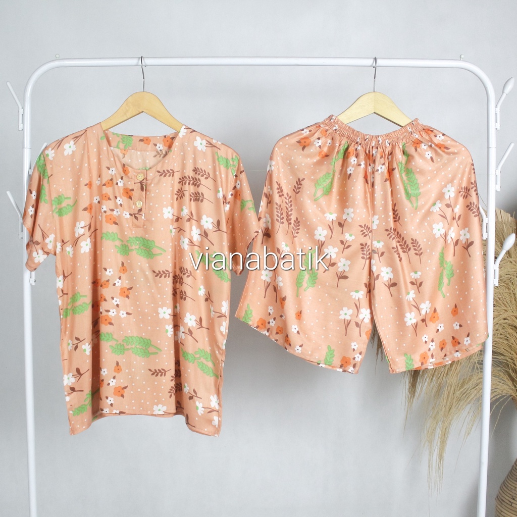 Setelan Baju Tidur Wanita Lengan Pendek Dewasa Piyama Kancing Celana Pendek Motif Bunga Bahan Rayon