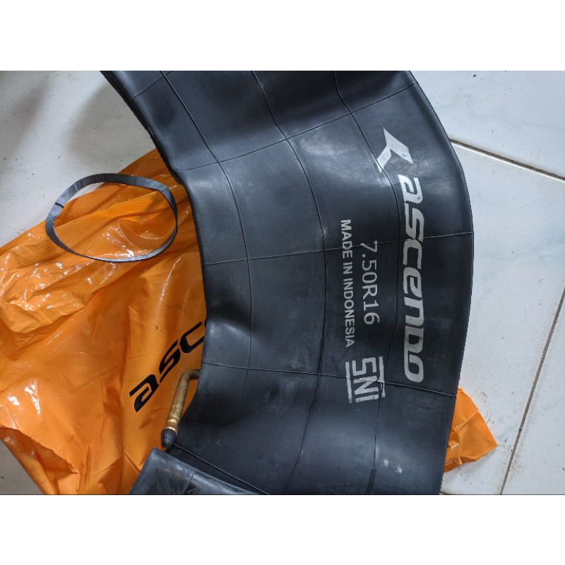 BAN DALAM TRUK ASCENDO R16