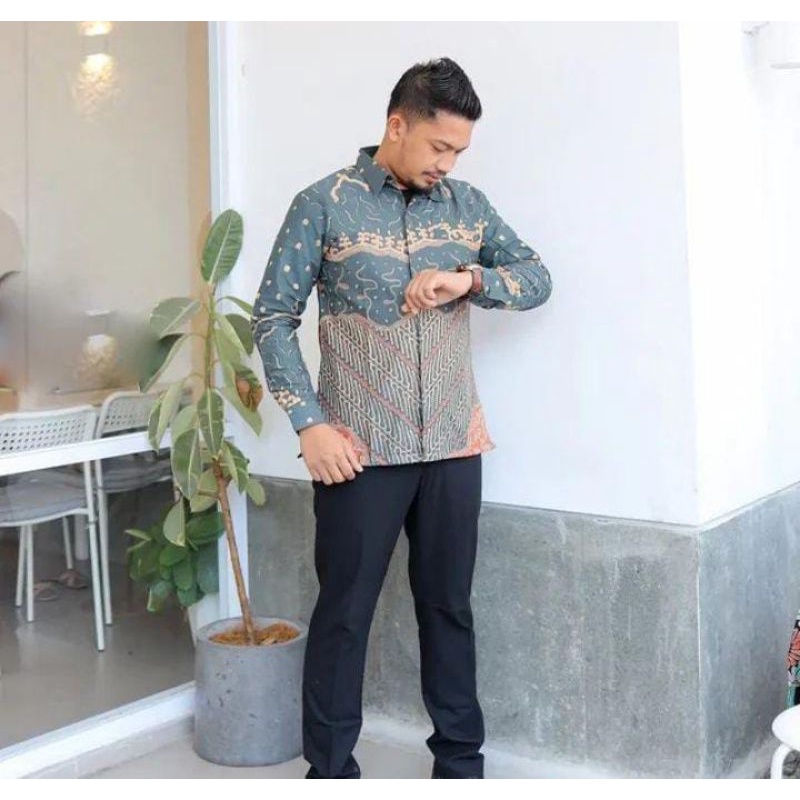 kemeja batik pria modern motif terbaru dengan lapisan puring yg adem nyaman dipakai