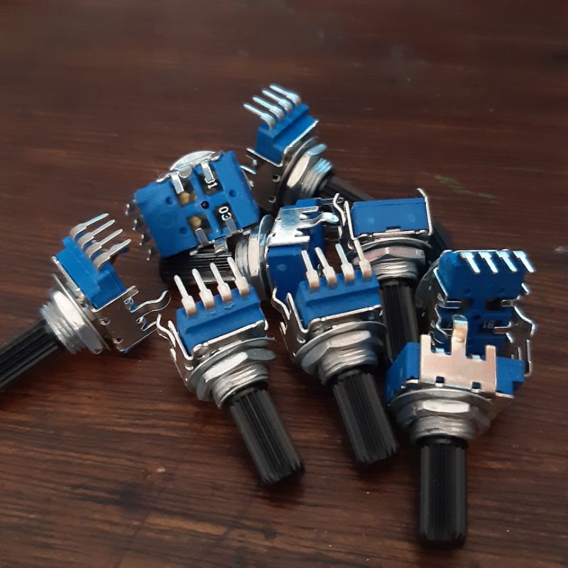 potensio putar B10K 4 pin knop pendek