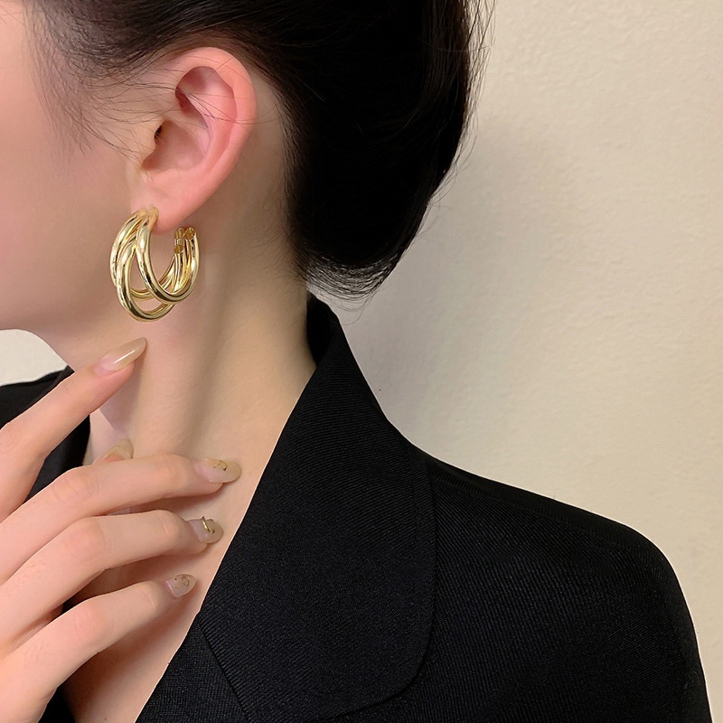 Anting Kepribadian High-end Desain Niche Baru Fashion Korea