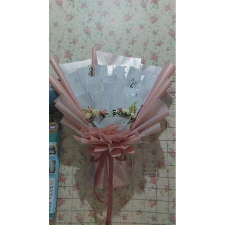 buket kosongan jumbo dengan bunga uang 20 lembar