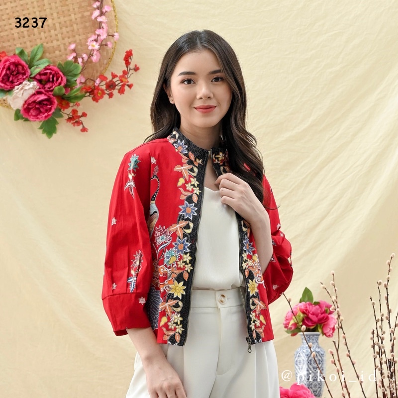 Bomber jaket Batik modern cewek murah / batik kantor wanita / outer batik / atasan blazer batik 135