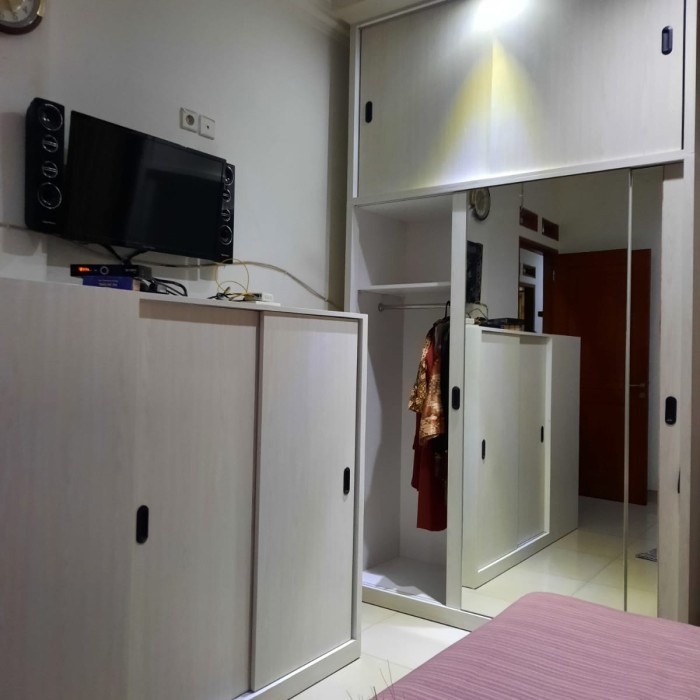 lemari wardrobe hpl duco minimalis modern 2 pintu slide