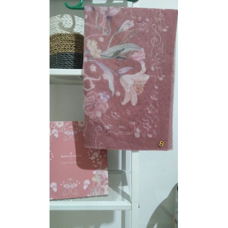 preloved nada series buttonscarves