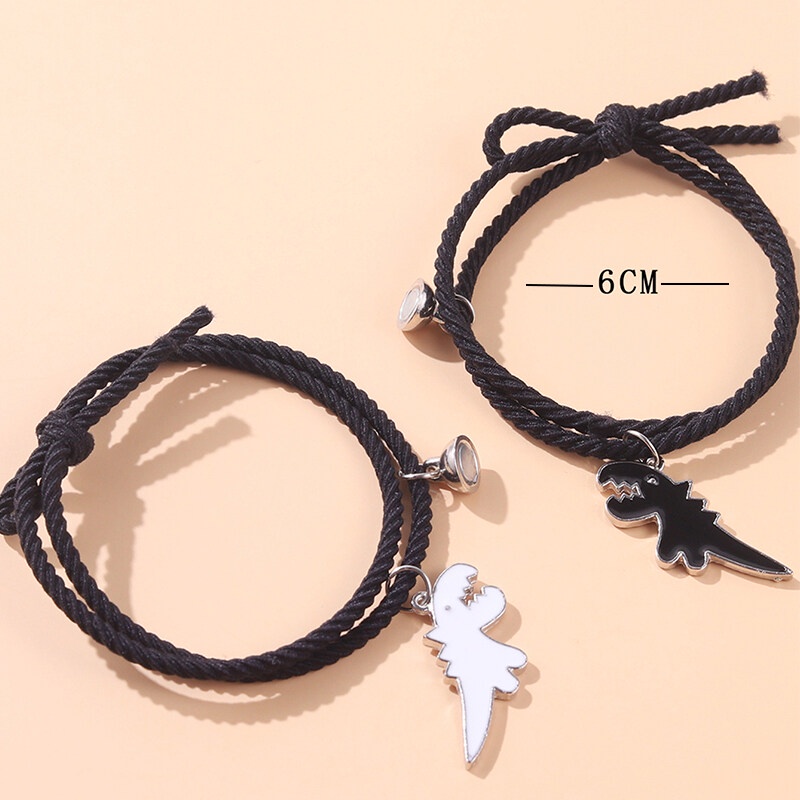 2pcs/set Magnet Couple Gelang Lucu Kartun Kucing Dinosaurus Liontin Pesona Adjustable Tali Elastis Gelang Pergelangan Tangan Hadiah Kekasih Untuk Wanita Pria