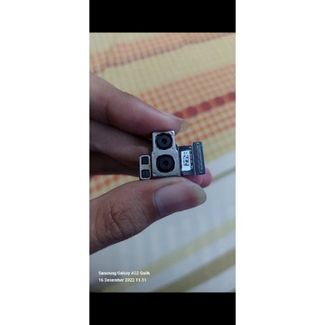 Kamera Belakang HP Sharp Aquos V Normal