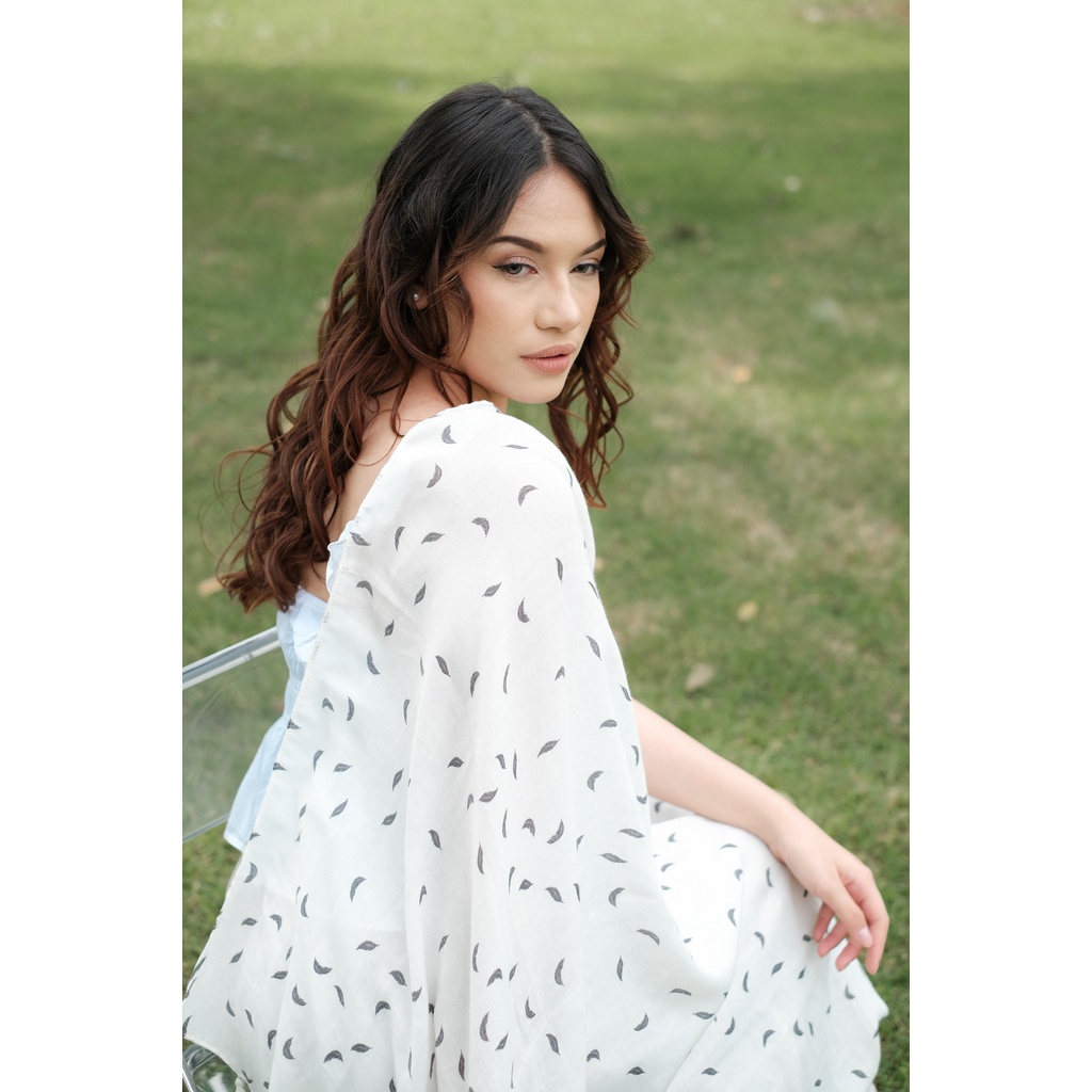 (DEFECT SALE) Ghania White Shawl