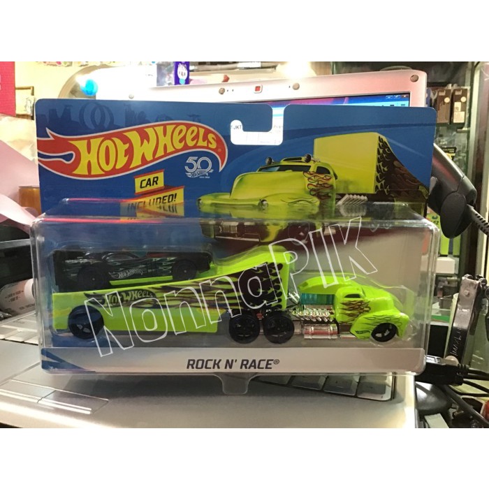 Hot Wheels Truck Track Super Rigs Rock n' Race Vehicle