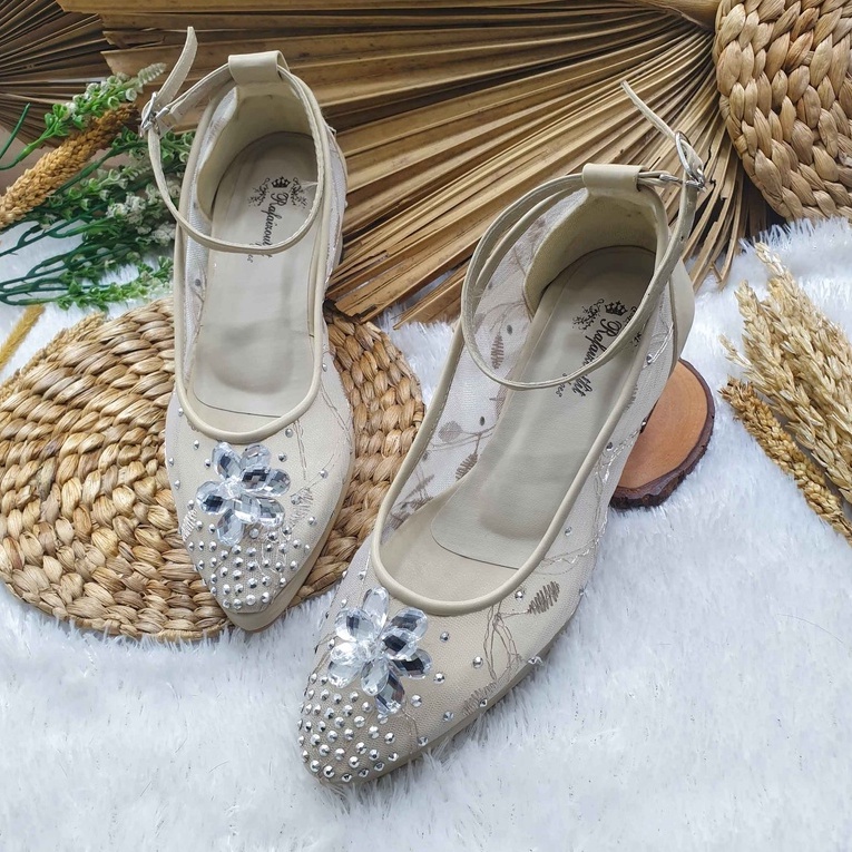 Sepatu wedding cantik quinara cream tali hak 5 cm tahu