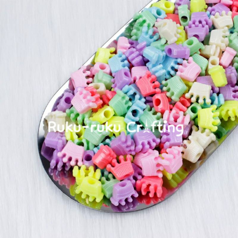 (15 pcs) Manik Mote Pastel Lubang Besar Bentuk Mahkota Manik Bahan Craft Membut Gelang Kalung