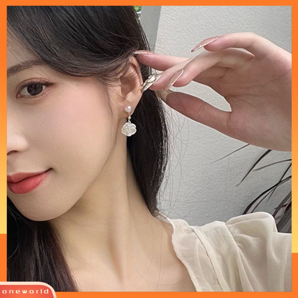 [WONE] 1pasang Anting Wanita Bentuk Camelia Desain Mutiara Imitasi Pertunjukan Pesona Unik Alloy Gaya Bunga Mini Elegan All-Match Drop Earrings Untuk Pacaran