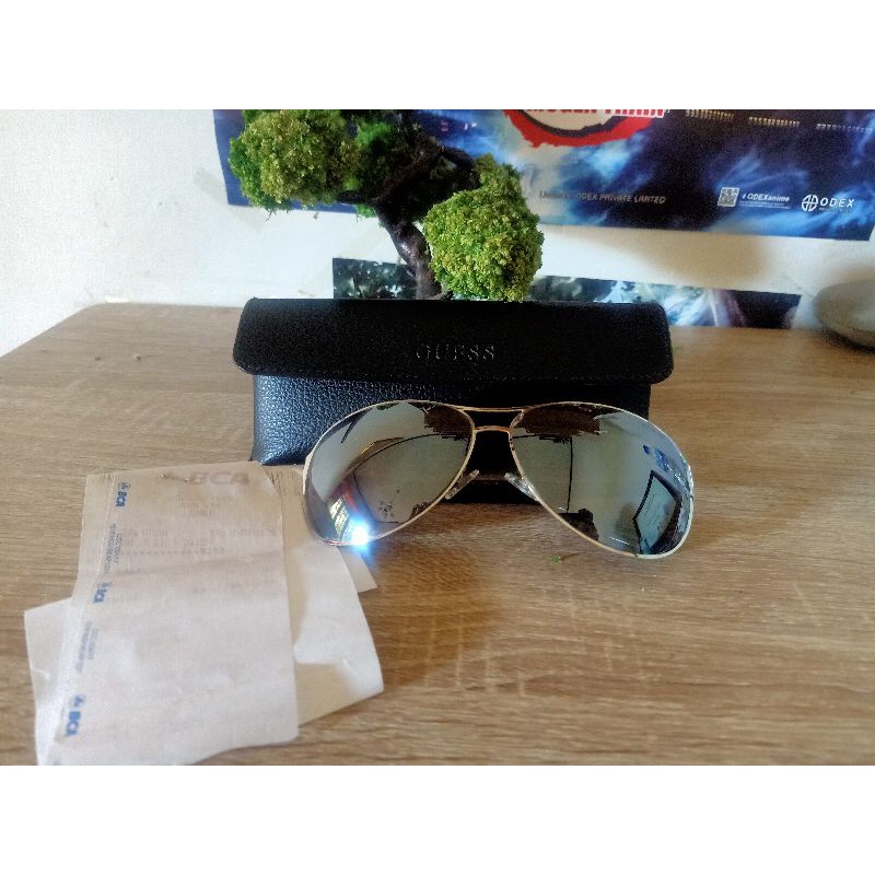 Kacamata guess preloved