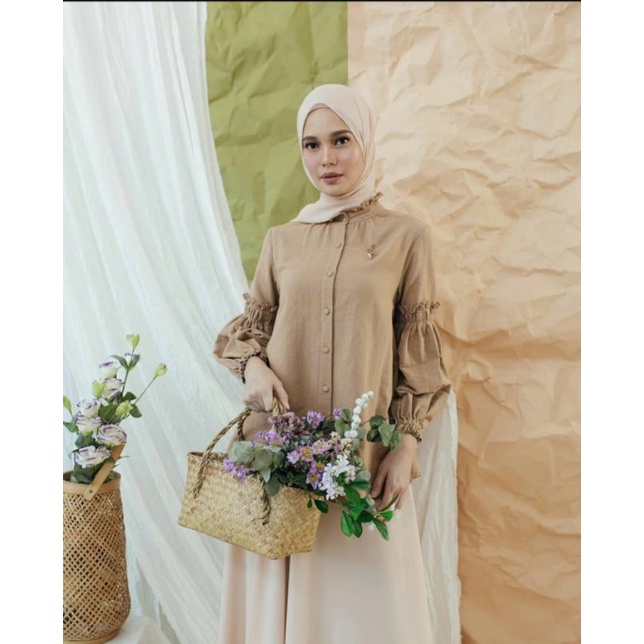 AURORA BLOUSE WEARING KLAMBY