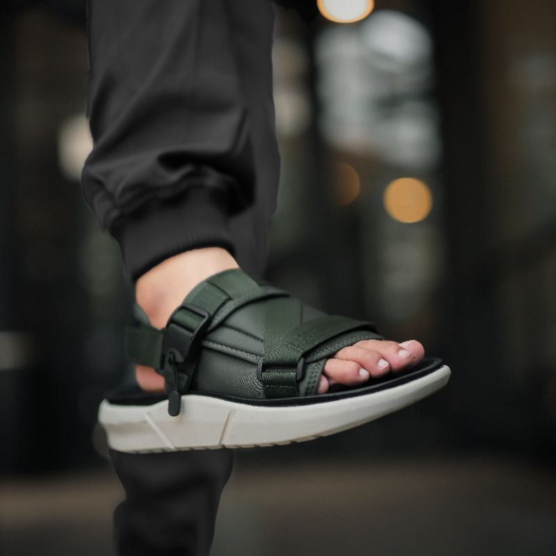 Sandal Traveling Pria Ivert