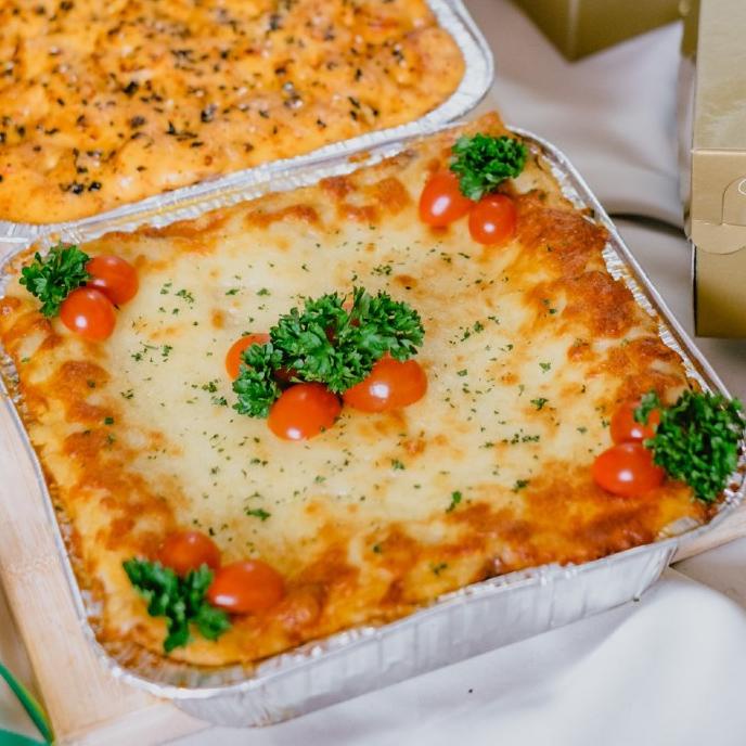 

Classic Beef Lasagna / Hampers / Hampers Lebaran / Hantaran