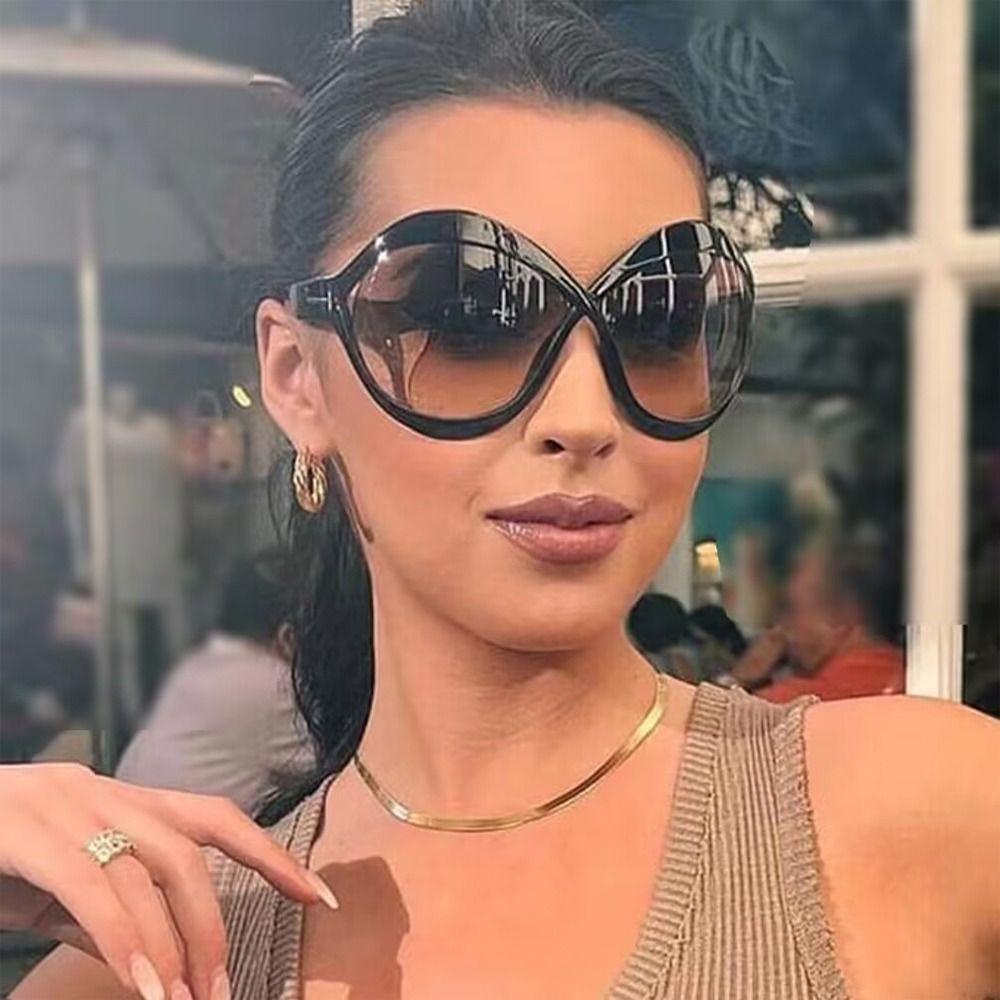 Kacamata Hitam Mata Kucing Nanas Mode Baru Bingkai Berongga Kacamata Matahari Gradasi Hitam