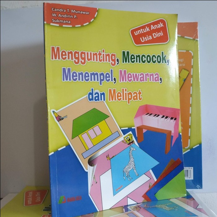 Menggunting, Mencocok, Menempel, Mewarna dan Melipat