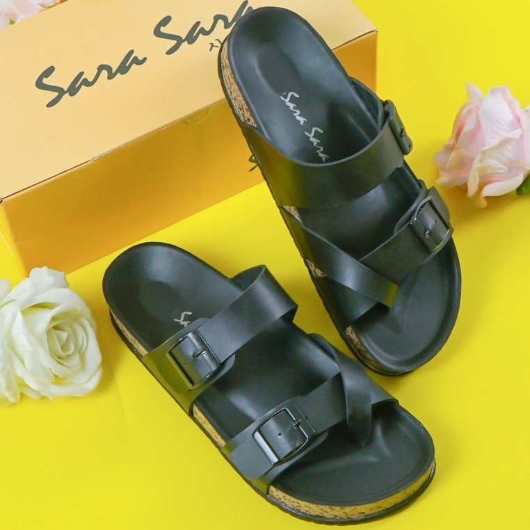 SARASARA YUK - Sandal Wanita Slop Casual Model Birken Sol Puyuh SARA SARA KELLY Sendal Selop Cewek Kulit Santai Strap Gesper Ban dua Empuk Size 36 37 38 39 40 Warna Black Hitam Anti Slip Premium Original Kekinian Terbaru Shoes ORI Mall Official Store