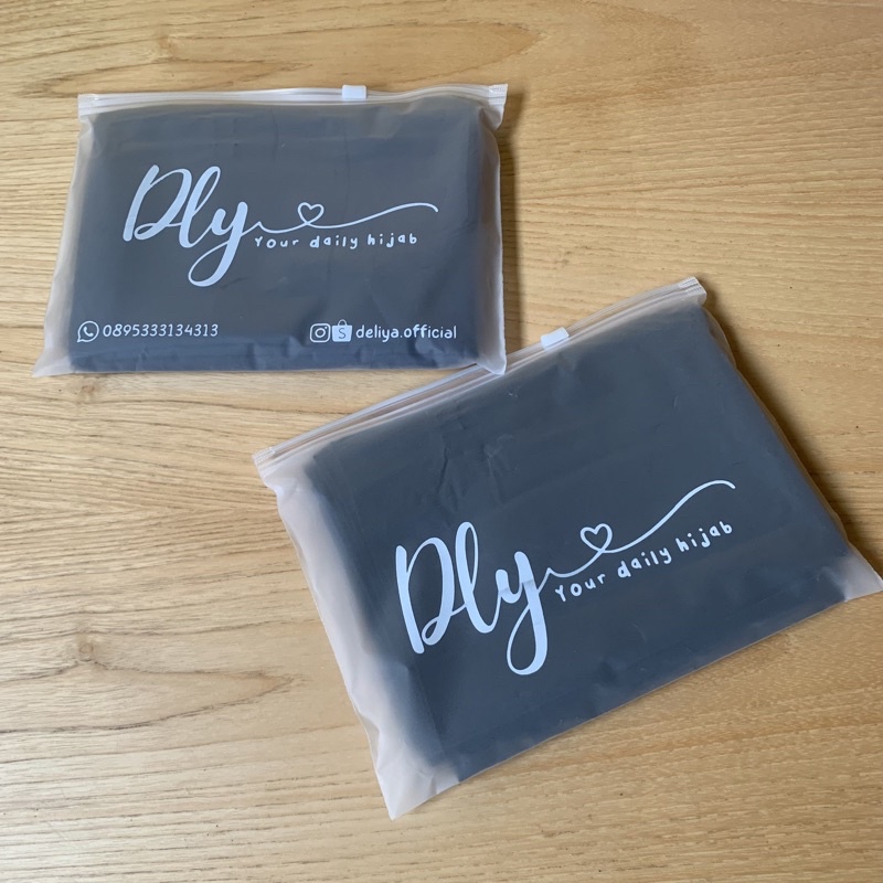 POUCH ZIPPER HIJAB  DLY (POUCH ONLY)