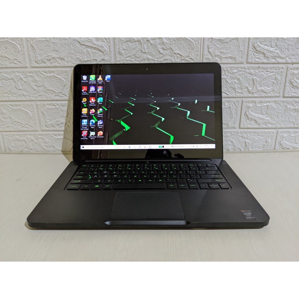 Razer Blade RZ09-0130 Core i7-4720HQ RAM 16GB SSD 512GB VGA Nvidia GTX970 Laptop Gaming Bekas Second
