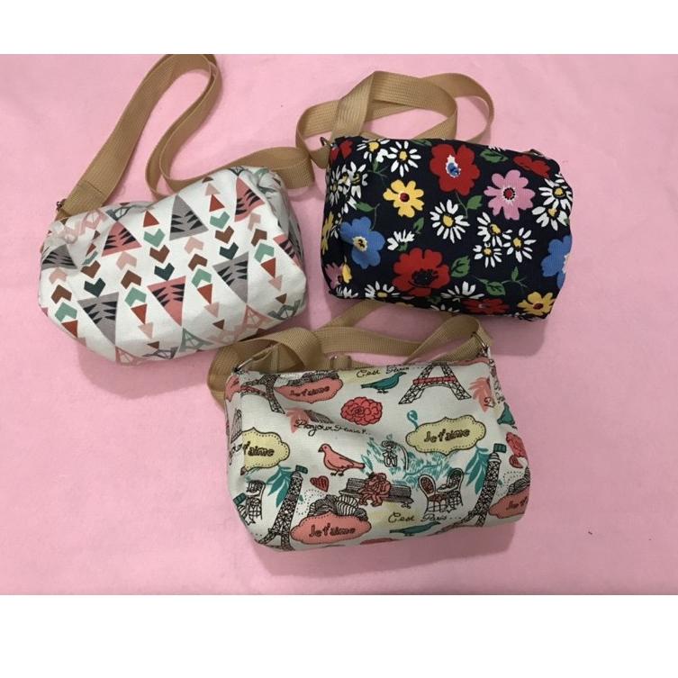 ロ TAS SELEMPANG KAIN LUCU MOTIF IMUT GEMAS TRAVELLING JALAN JALAN BUNDAR BULAT KANVAS HP DOMPET KECI