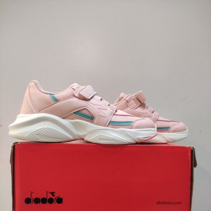 SEPATU ANAK DIADORA - EUGENE JR