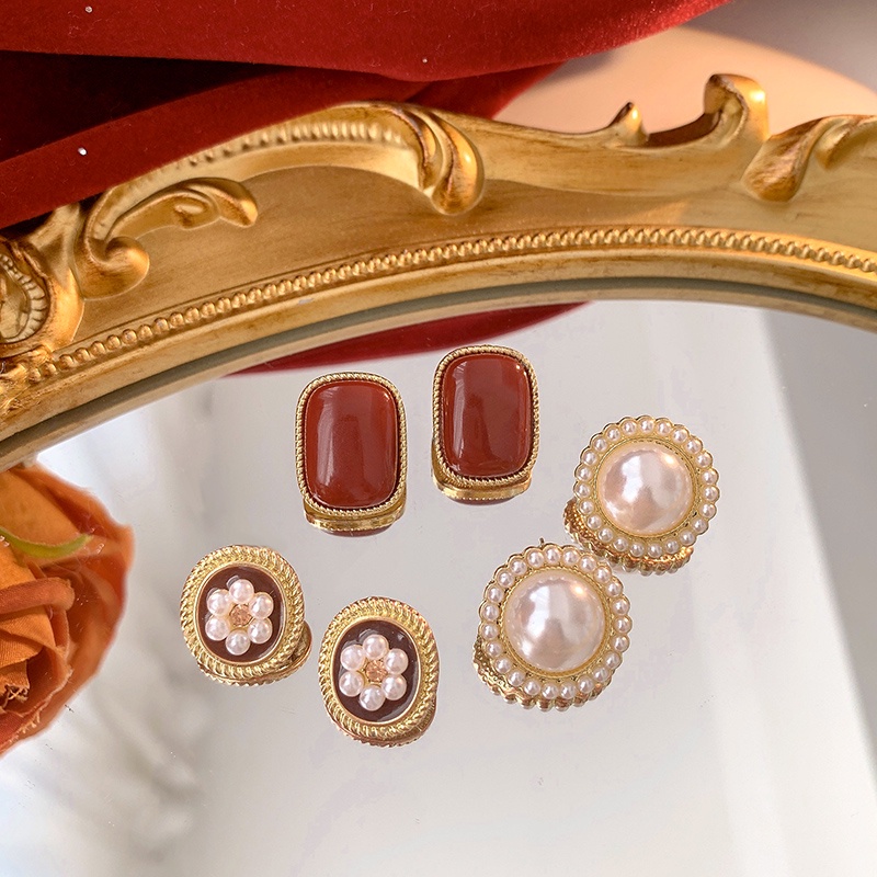 Anting Pejantan Mutiara Merah Anting Pejantan Wanita Anting Vintage Musim Gugur Musim Dingin Pesta Anting Natal