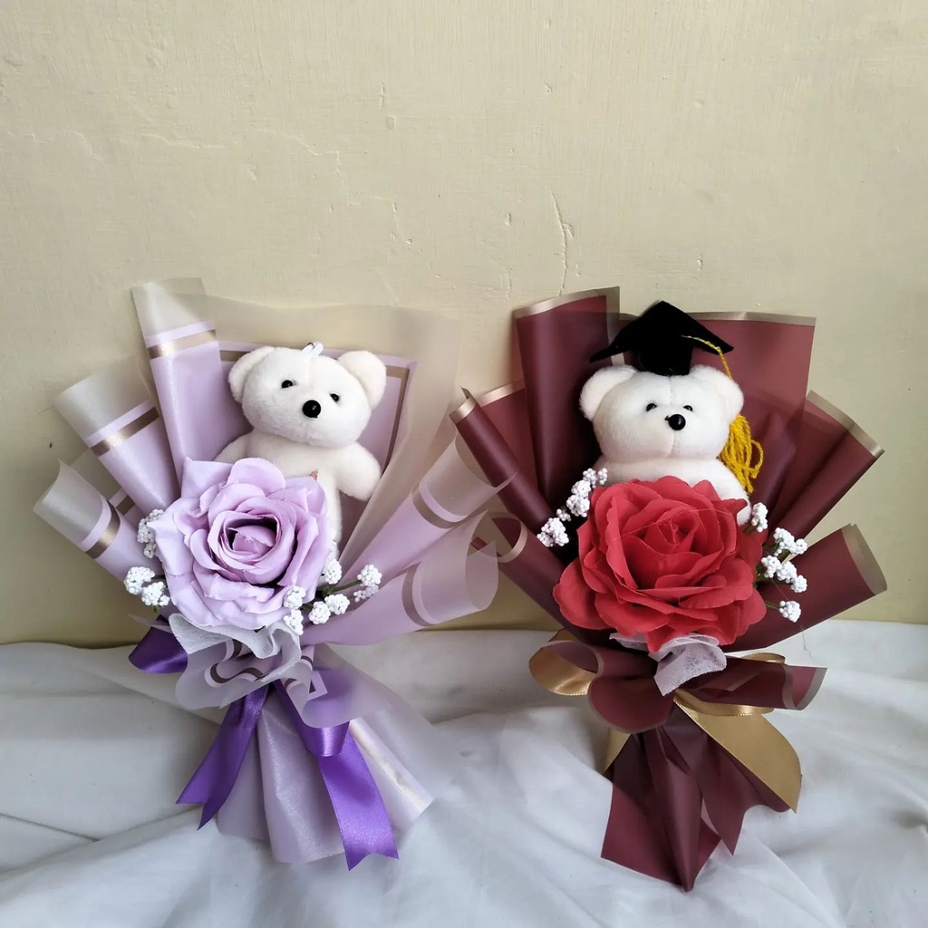 Buket Bunga Palsu dan Boneka Kado Wisuda Buket Wisuda